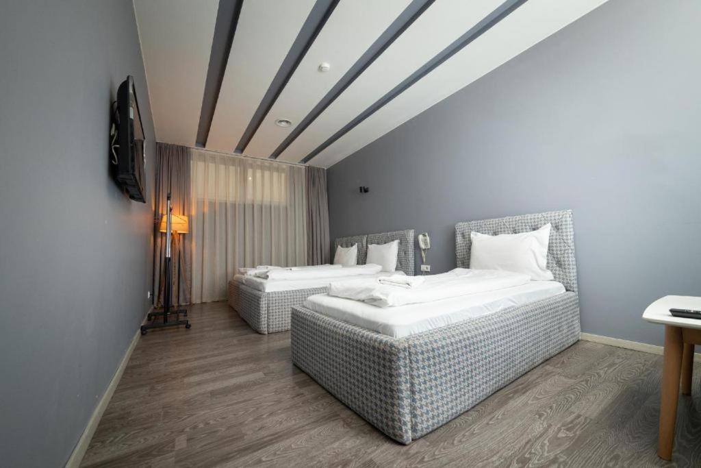 Hotel Gloria Ks Πρίστινα Εξωτερικό φωτογραφία