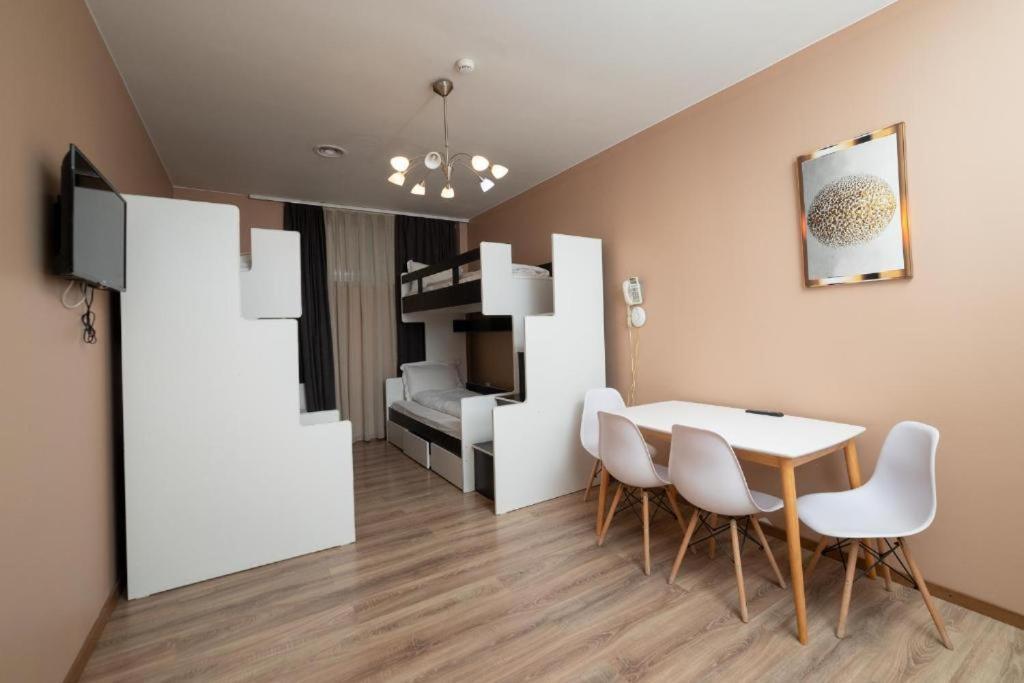 Hotel Gloria Ks Πρίστινα Εξωτερικό φωτογραφία