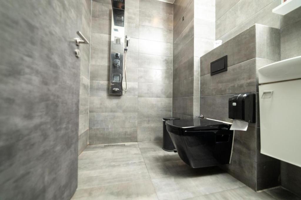 Hotel Gloria Ks Πρίστινα Εξωτερικό φωτογραφία