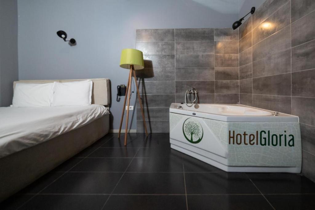 Hotel Gloria Ks Πρίστινα Εξωτερικό φωτογραφία