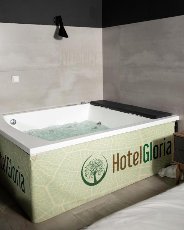 Hotel Gloria Ks Πρίστινα Εξωτερικό φωτογραφία