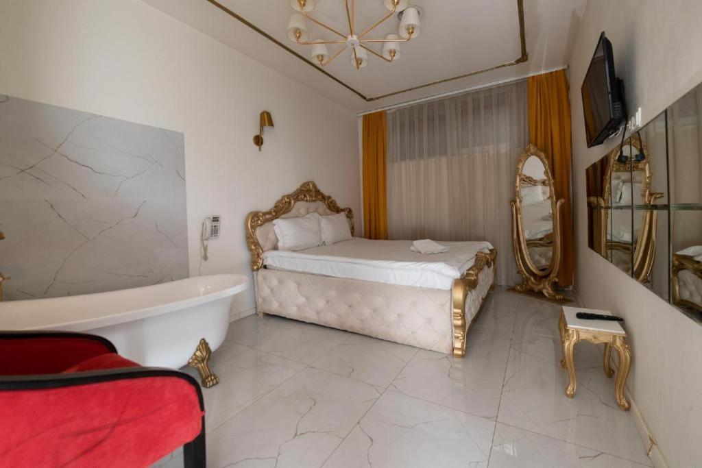 Hotel Gloria Ks Πρίστινα Εξωτερικό φωτογραφία